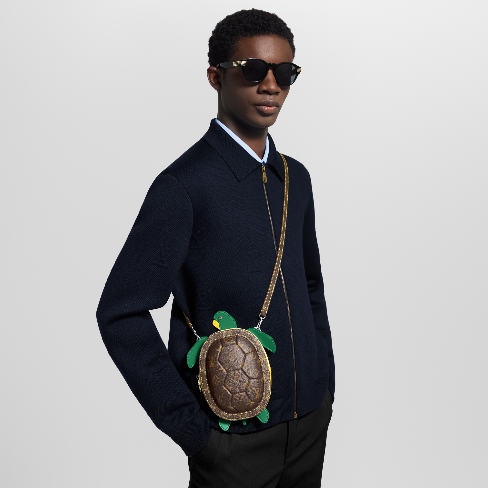 ルイヴィトン　タートル LV タートル・ウェアラブル ウォレット その他キャンバス｜ルイ